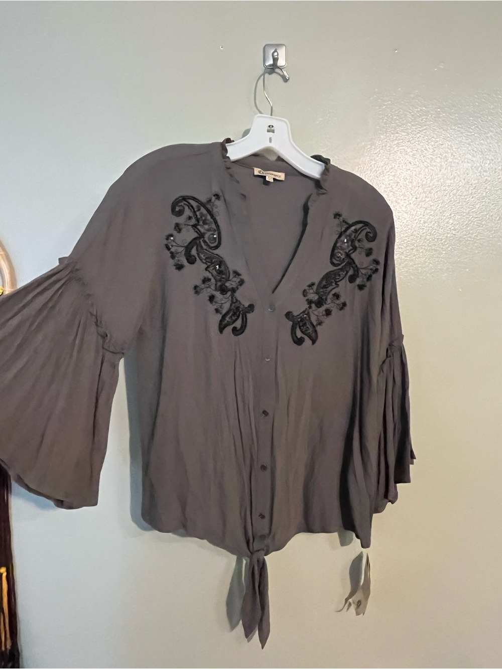 Embroidered Tie-Front Women's Top - Gray By Democracy Green XS NWT